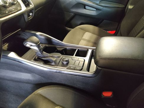 Used 2023 Kia Sorento LX FWD image 26