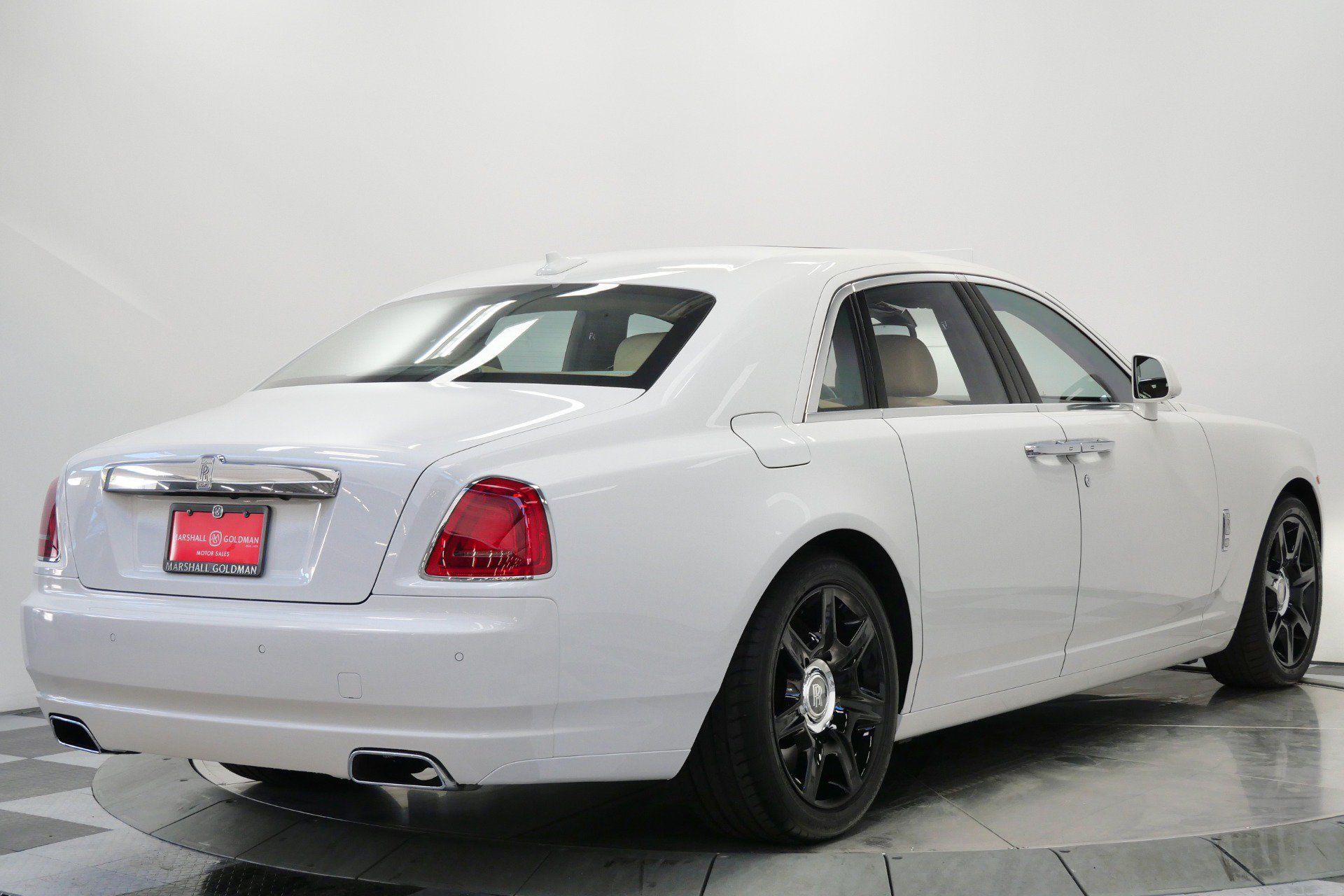 Used 2013 Rolls-Royce Ghost RWD image 9