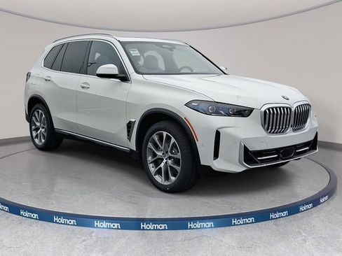 New 2026 BMW X5 xDrive40i w/ Premium Package image 3