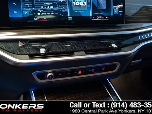 Used 2023 BMW X7 xDrive40i w/ M Sport Package AWD/4WD image 57