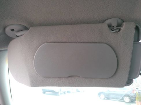 Used 2004 Buick Le Sabre Custom image 13