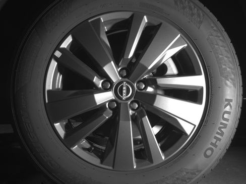 Used 2025 Nissan Pathfinder SV image 14