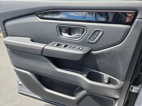 Certified 2025 Honda Pilot TrailSport image 22