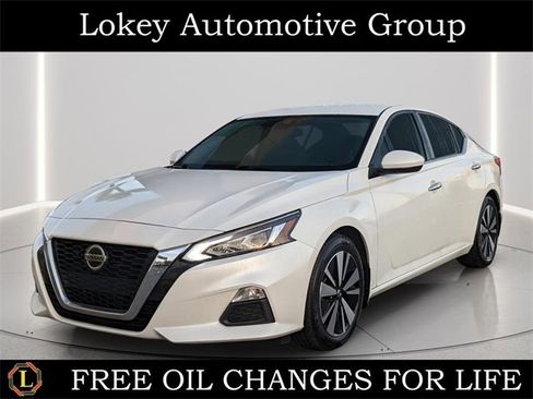 Certified 2022 Nissan Altima 2.5 SV image 1