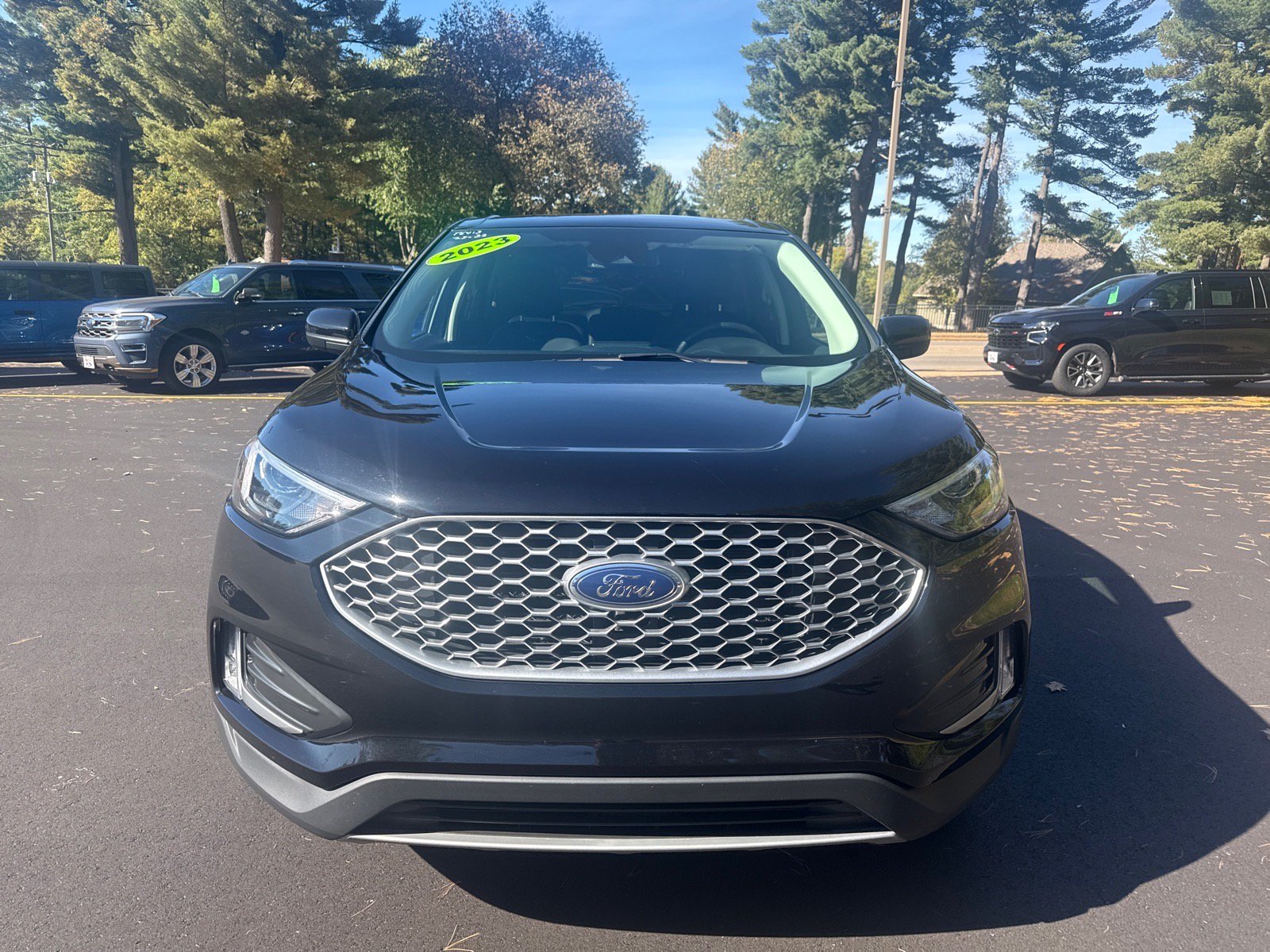 Used 2023 Ford Edge SEL w/ Convenience Package AWD/4WD image 2