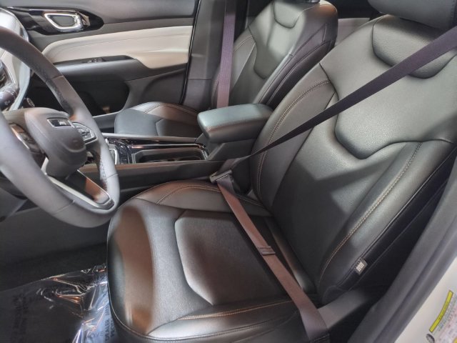 Used 2024 Jeep Compass Limited AWD/4WD image 12