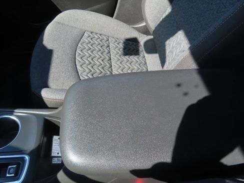 Used 2023 Chevrolet Equinox LT image 37