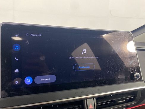 Used 2024 Toyota Prius Prime FWD image 3