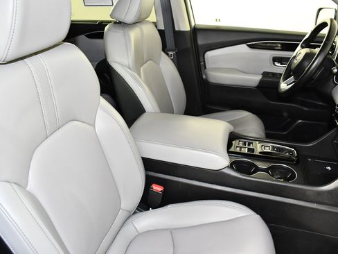Used 2025 Honda Pilot EX-L image 43