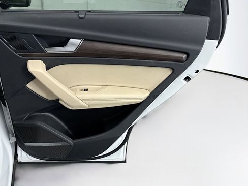 Used 2023 Audi Q5 e Premium Plus w/ Premium Plus Package image 25