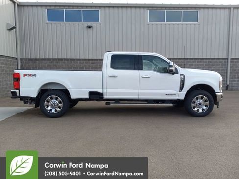 New 2026 Ford F250 Lariat w/ Chrome Package image 2