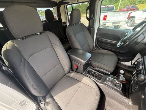 Used 2020 Jeep Gladiator Sport w/ Quick Order Package 24S AWD/4WD image 6
