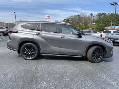 Used 2026 Toyota Highlander XLE AWD/4WD image 1