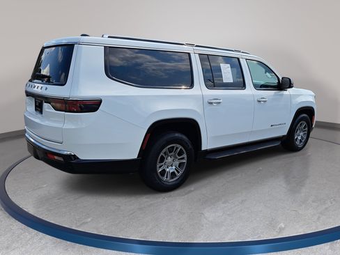 Used 2024 Jeep Wagoneer L 4WD image 5