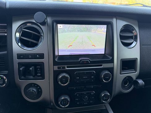 Used 2017 Ford Expedition Limited w/ Equipment Group 301A AWD/4WD image 15
