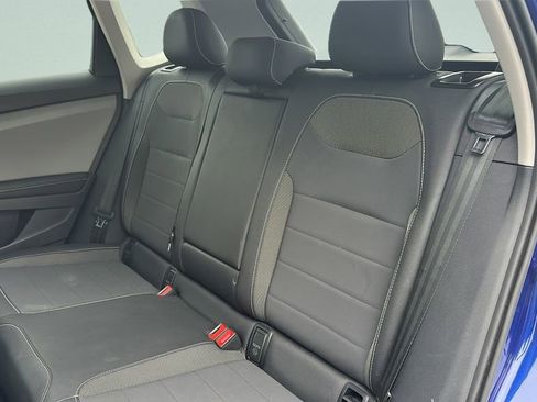 Used 2024 Volkswagen Taos SE image 32