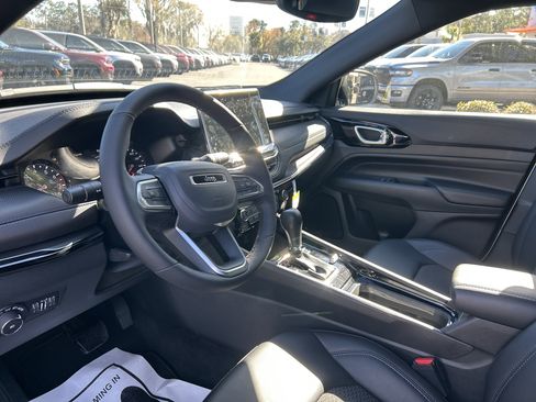 New 2026 Jeep Compass Latitude image 15