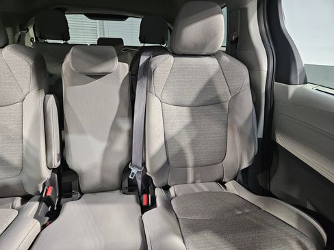 Used 2023 Toyota Sienna LE w/ LE Plus Package FWD image 14