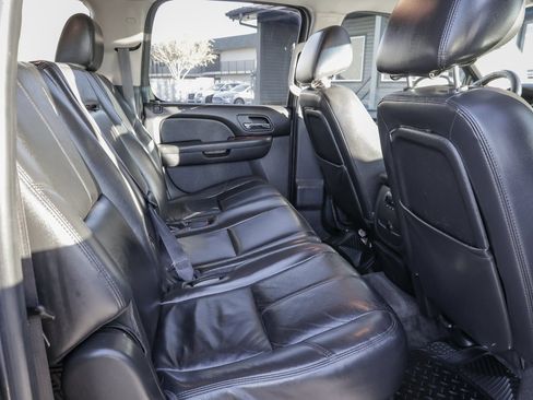 Used 2011 GMC Yukon XL SLT AWD/4WD image 25
