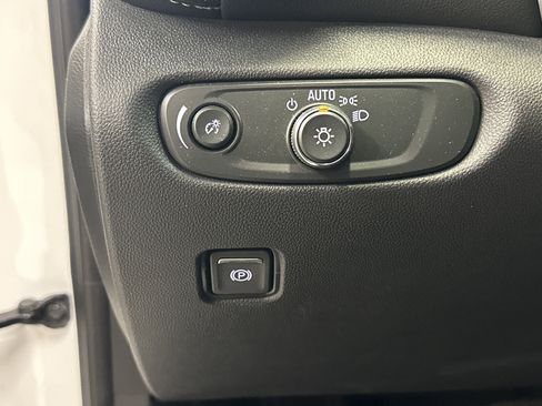 Used 2024 Chevrolet Blazer LT w/ Convenience Package image 18