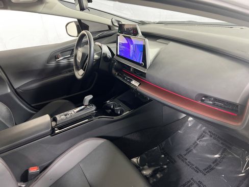 Used 2024 Toyota Prius Prime Premium image 28