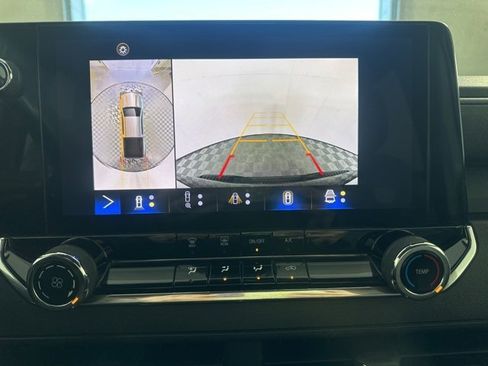 Used 2023 Chevrolet Colorado Trail Boss w/ Technology Package image 31