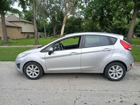 Used 2011 Ford Fiesta SE w/ 203A Rapid Spec Order Code FWD image 2