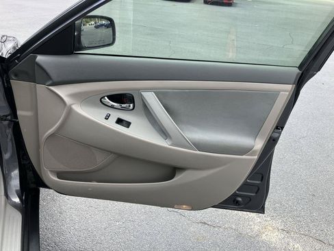 Used 2009 Toyota Camry LE FWD image 27
