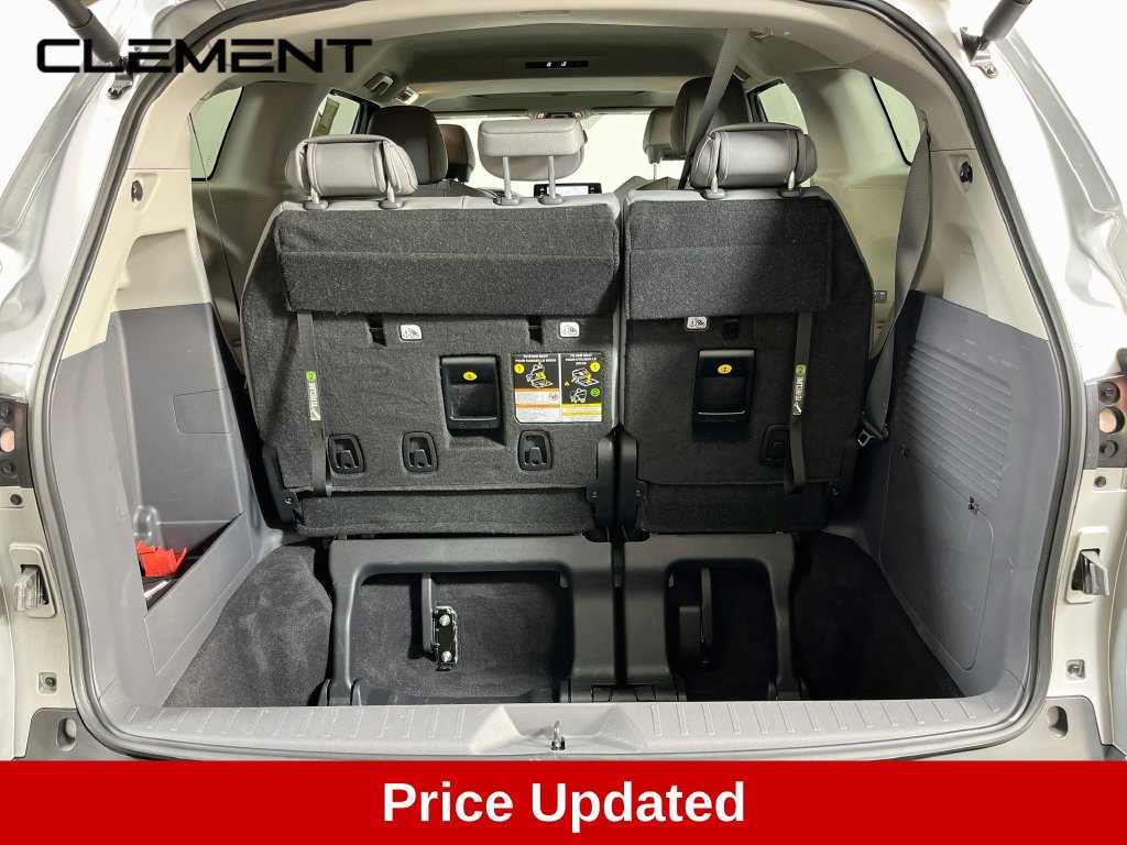 Used 2023 Toyota Sienna XLE AWD/4WD image 9