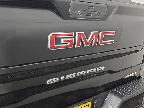 Used 2020 GMC Sierra 1500 AT4 w/ AT4 Premium Package AWD/4WD image 11