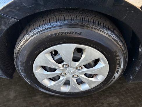 Used 2016 Hyundai Accent SE FWD image 31