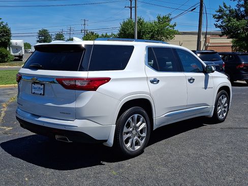 Used 2021 Chevrolet Traverse Premier AWD/4WD image 7