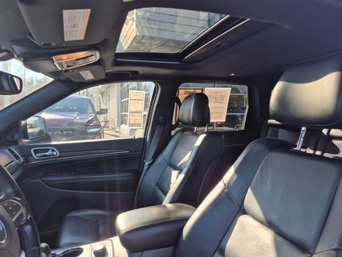 Used 2020 Jeep Grand Cherokee Limited image 16
