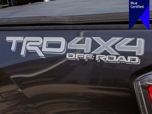 Used 2021 Toyota Tacoma TRD Off-Road w/ Technology Package AWD/4WD image 11