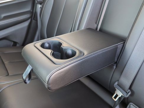 New 2025 Jeep Grand Cherokee Limited w/ Luxury Tech Group II image 30