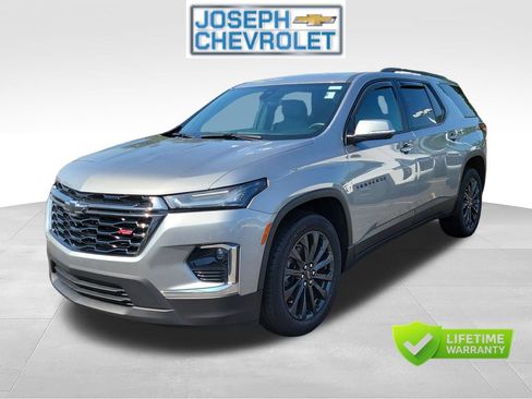 Used 2023 Chevrolet Traverse RS AWD/4WD image 2