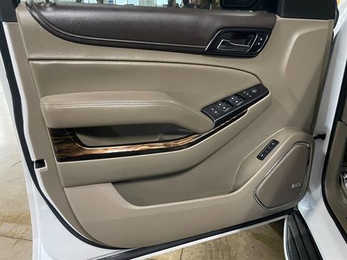 Used 2016 GMC Yukon XL SLT w/ Open Road Package image 28