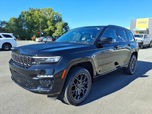 Used 2024 Jeep Grand Cherokee Summit w/ High Altitude Package AWD/4WD image 11