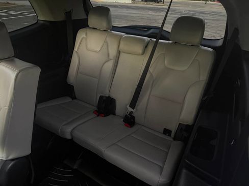 Used 2020 Kia Telluride S w/ S 8 Passenger Seating Package image 29