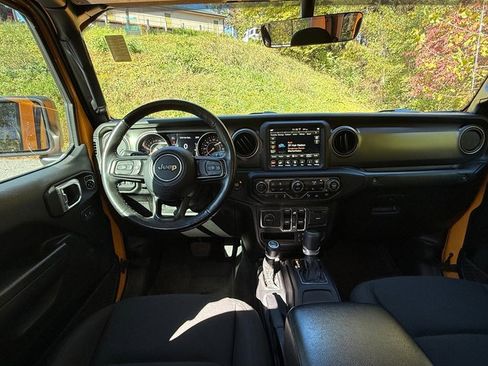 Used 2021 Jeep Gladiator Sport image 11