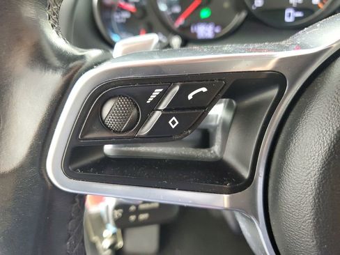 Used 2018 Porsche Cayenne Platinum Edition w/ Premium Package AWD/4WD image 19
