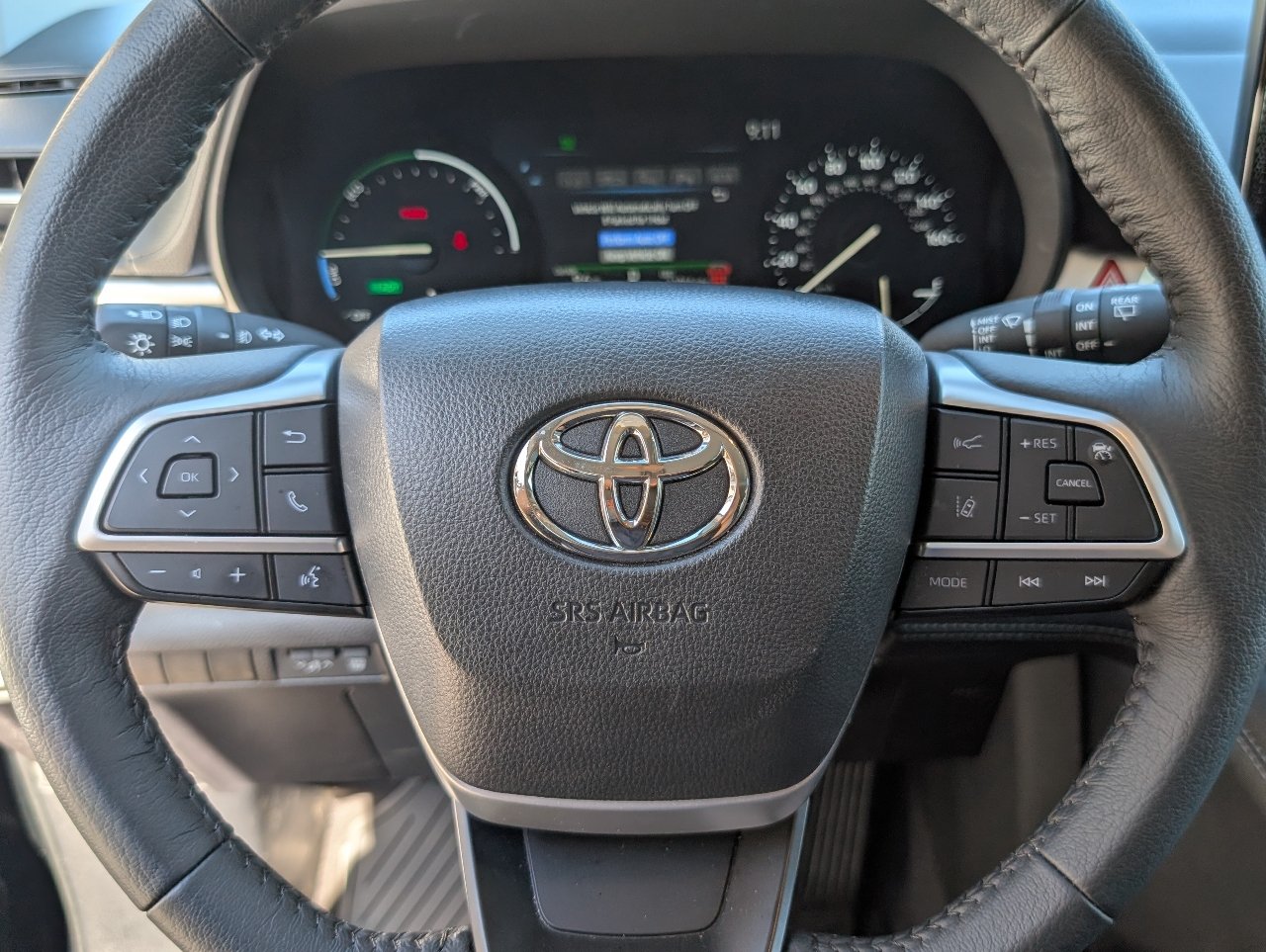 Used 2026 Toyota Sienna XLE FWD image 19