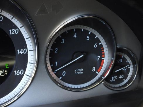 Used 2013 Mercedes-Benz E 350 Luxury image 61