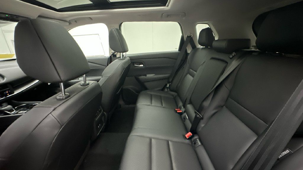 New 2026 Nissan Rogue Dark Armor AWD/4WD image 20