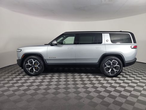 Used 2024 Rivian R1S Adventure AWD/4WD image 2