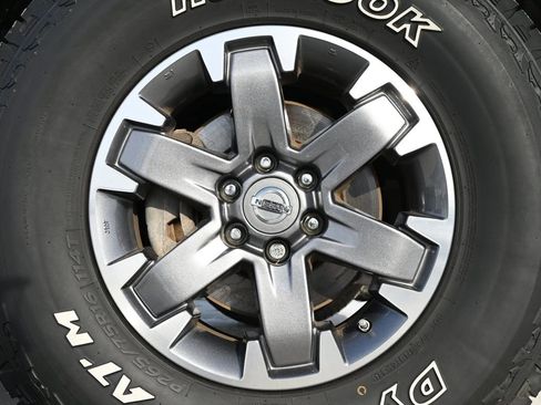 Used 2019 Nissan Frontier PRO-4X image 45