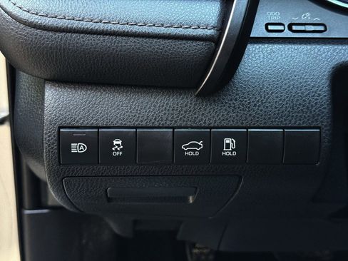 Used 2019 Toyota Camry LE image 16