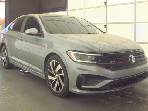 Used 2019 Volkswagen Jetta GLI Autobahn FWD image 2