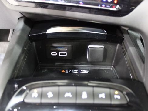 Used 2023 Buick Envision Avenir AWD/4WD image 50