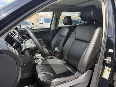 Used 2022 Volkswagen Tiguan SE FWD image 9